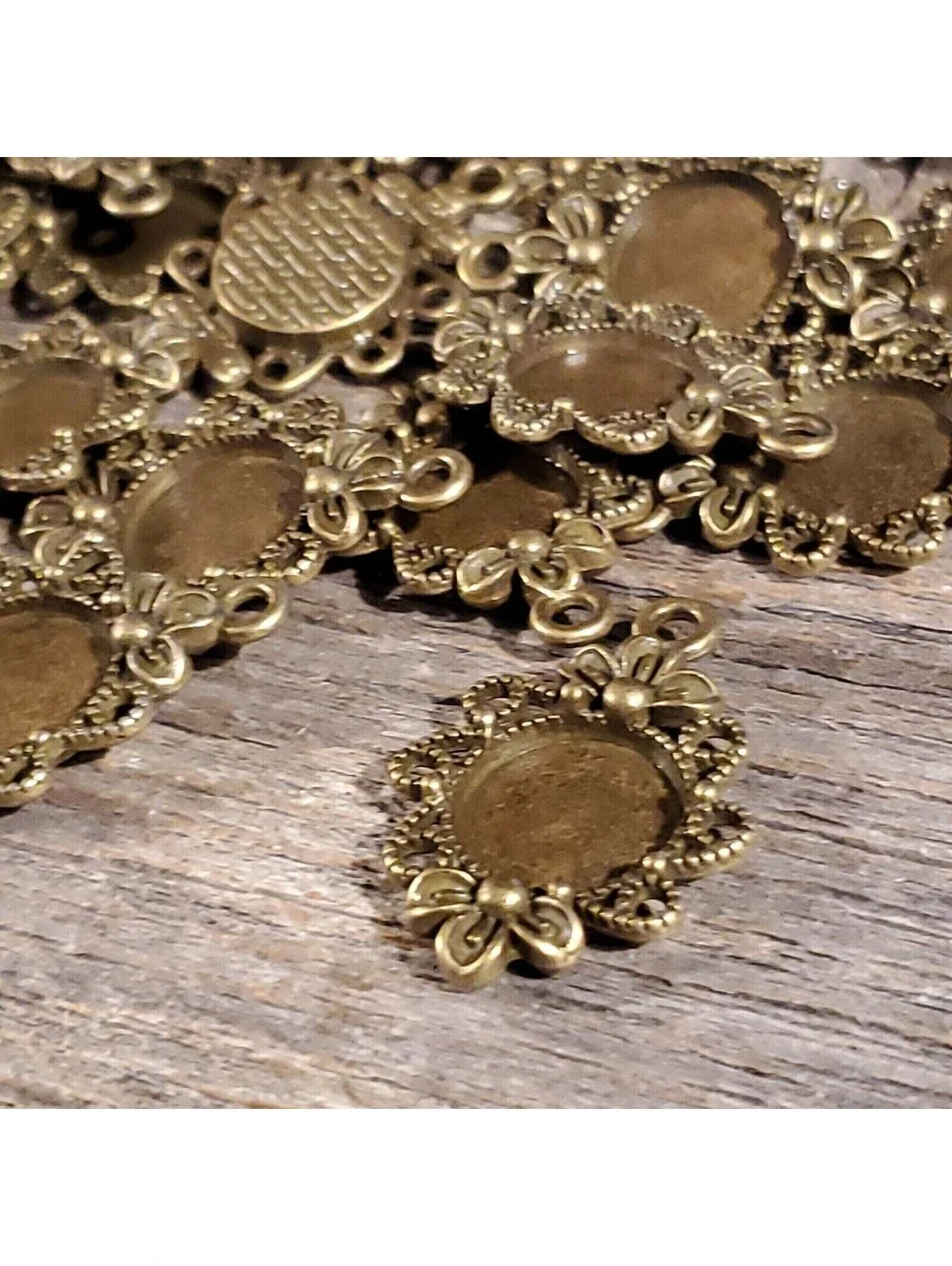 Lot of Bronze Art Nouveau 12mm Round Cabochon Pendant Bezel Tray Settings 4 pcs